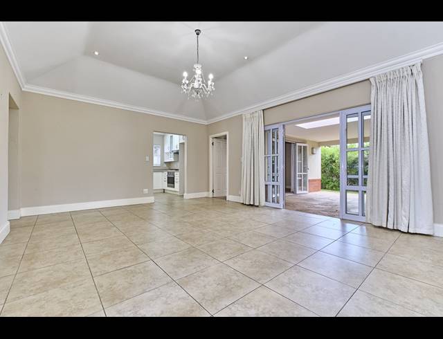 3 BEDROOM FREESTANDING FOR SALE IN WATERFALL VALLEY MATURE LIFESTYLE ESTATE